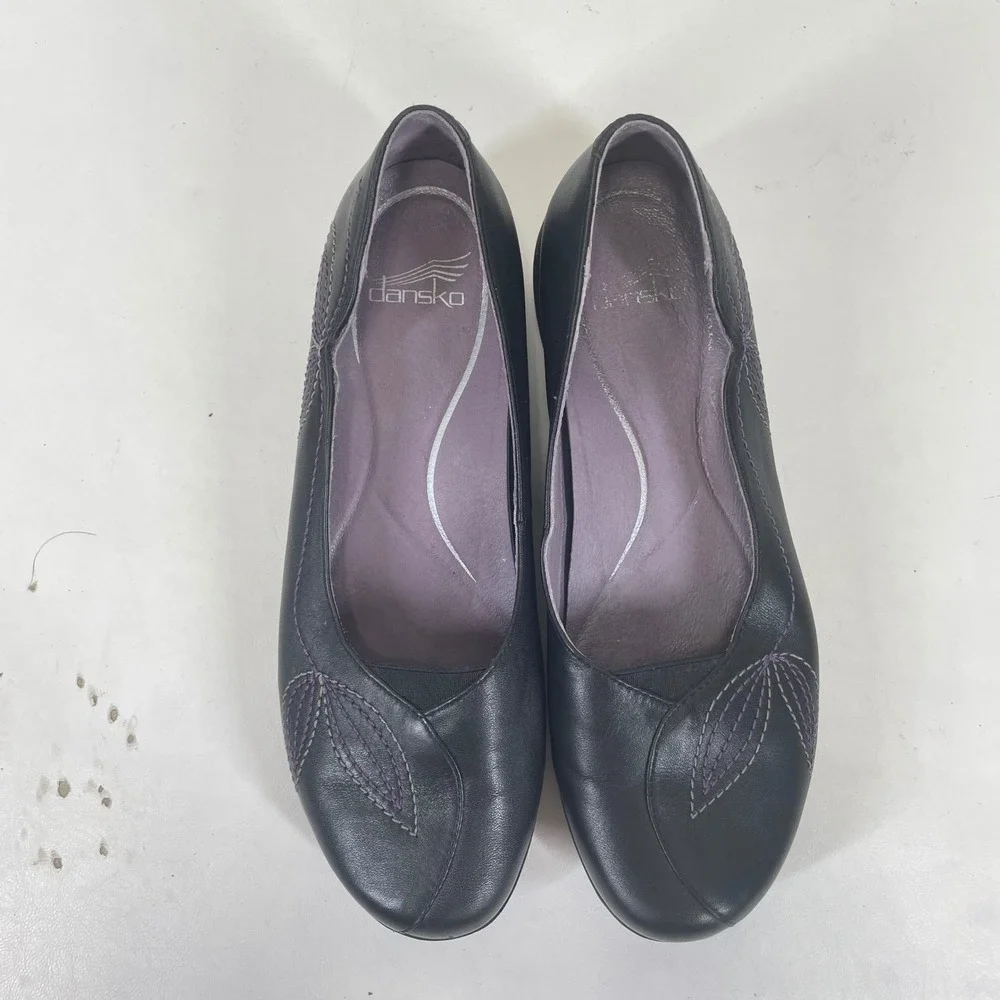Dansko Black Leather Leaf Embroidered Slip On Flats Shoes Womens 40